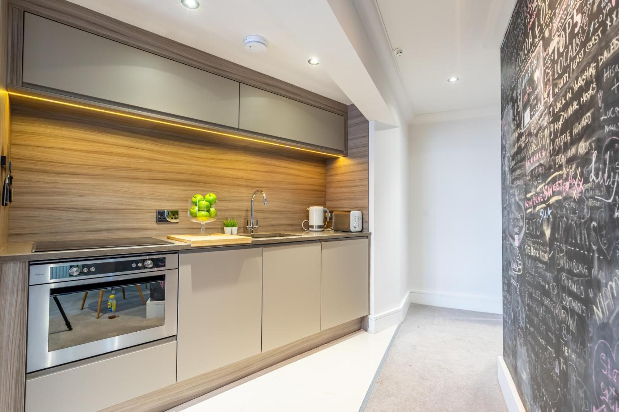 York Cocoa Suites Esterno foto